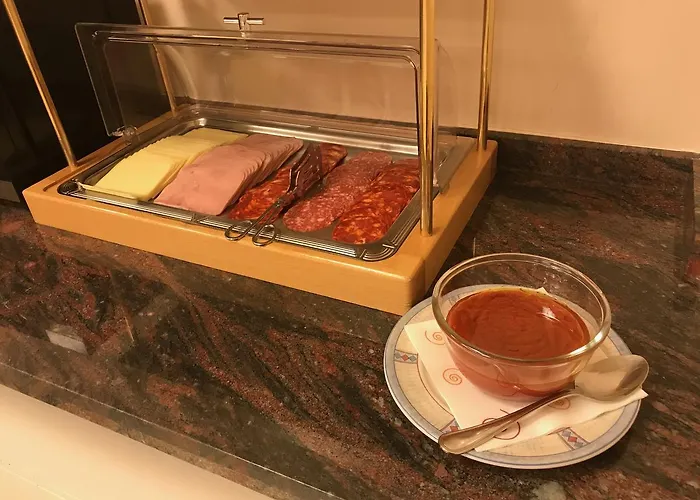 Adsubia Готель 2*